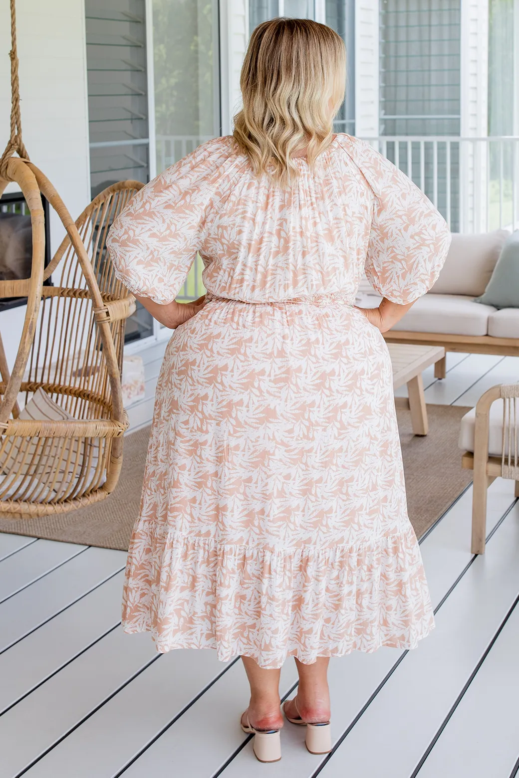 Kylie Midi Dress Castaway Print Latte