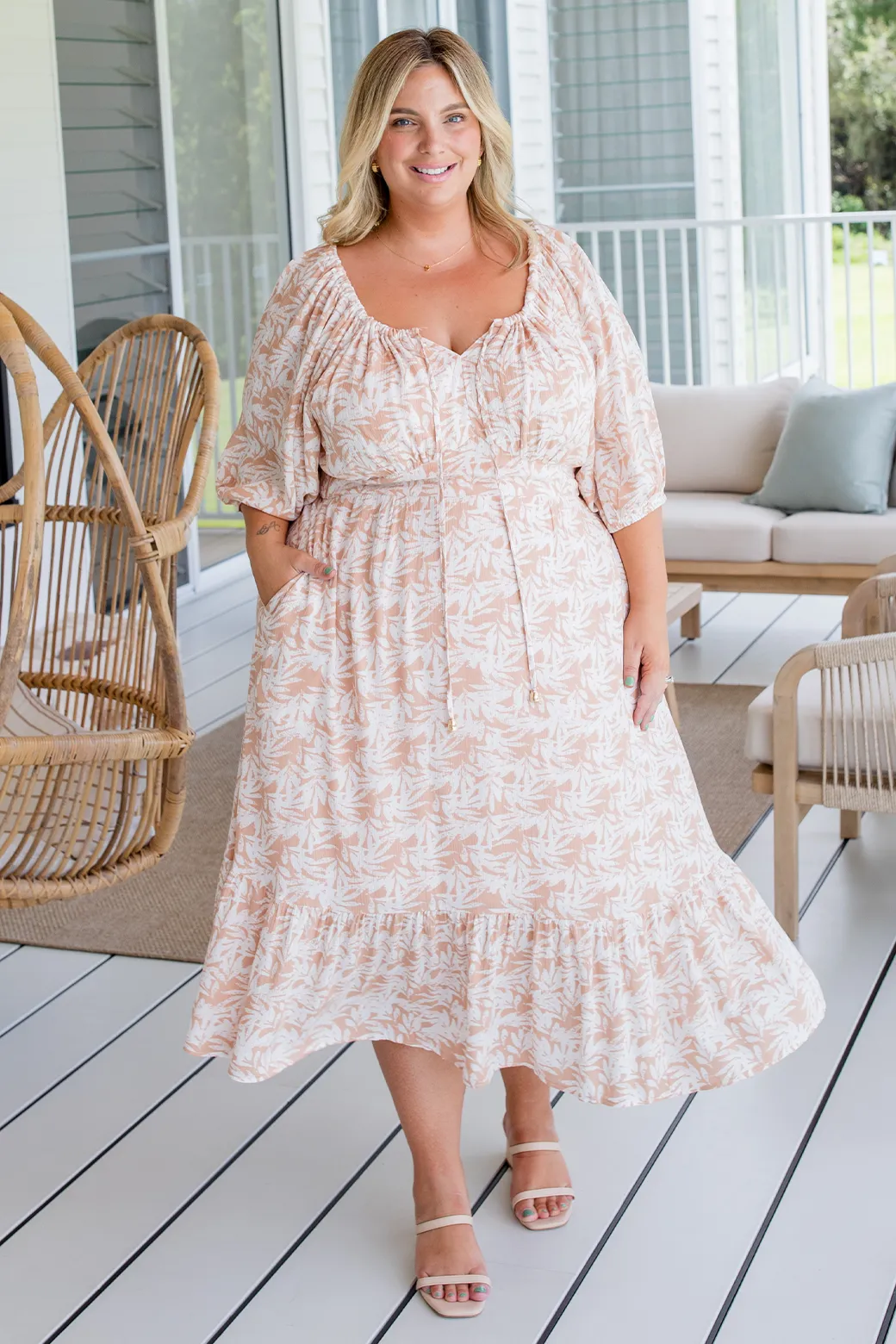 Kylie Midi Dress Castaway Print Latte