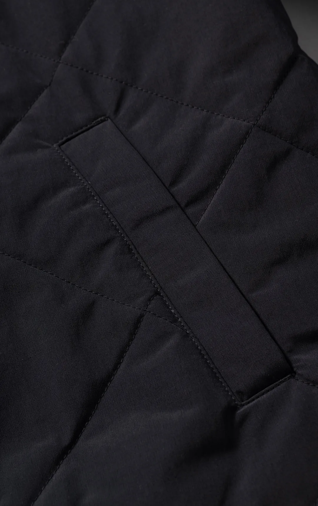 QUILTED PRIMALOFT CROPPED JACKET